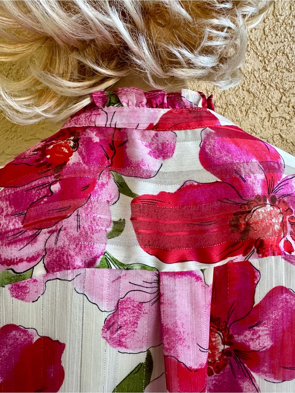 JOIE designs pink floral lined top with metallic thread accent - Picture 8 of 11